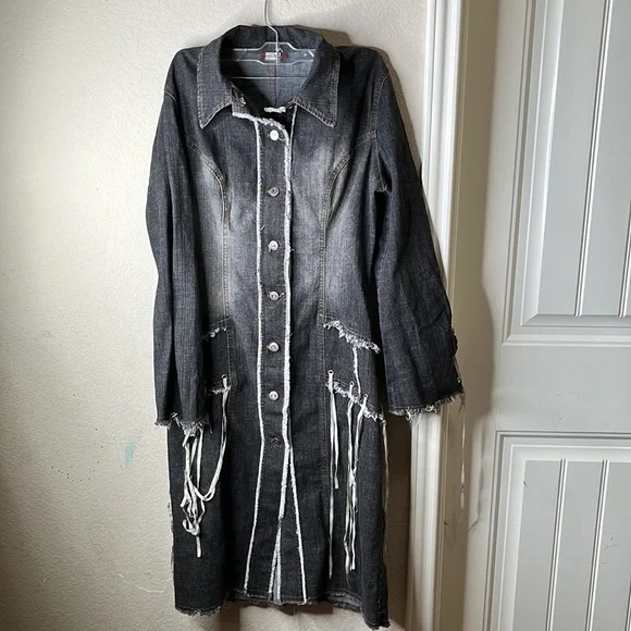 Connection 18 Distressed Black Denim Duster with White Fringe - Picture 5 of 5